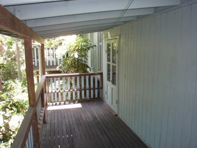 5 Warrambool Road, Ocean Shores NSW 2483