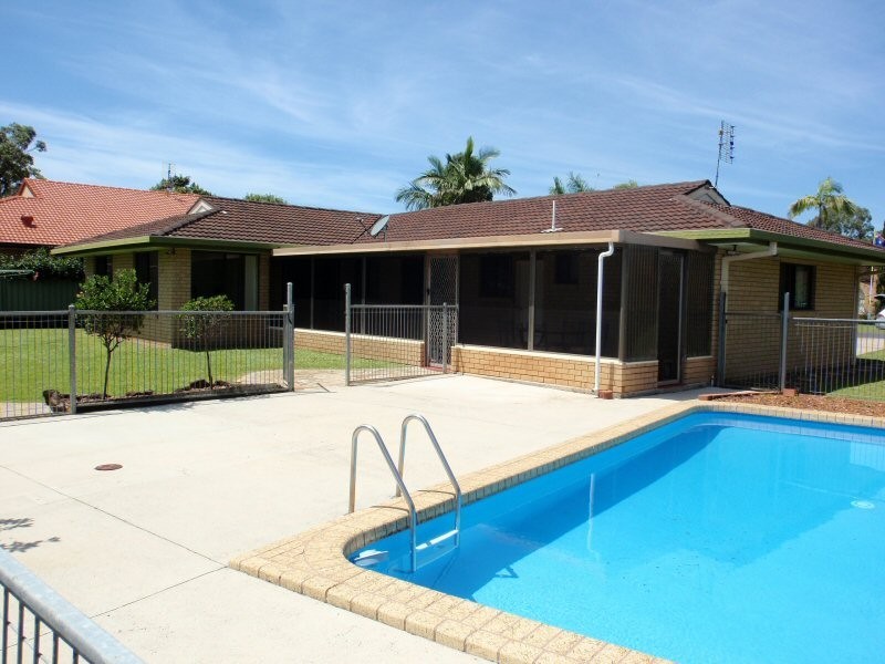 50 Narooma Drive, Ocean Shores NSW 2483