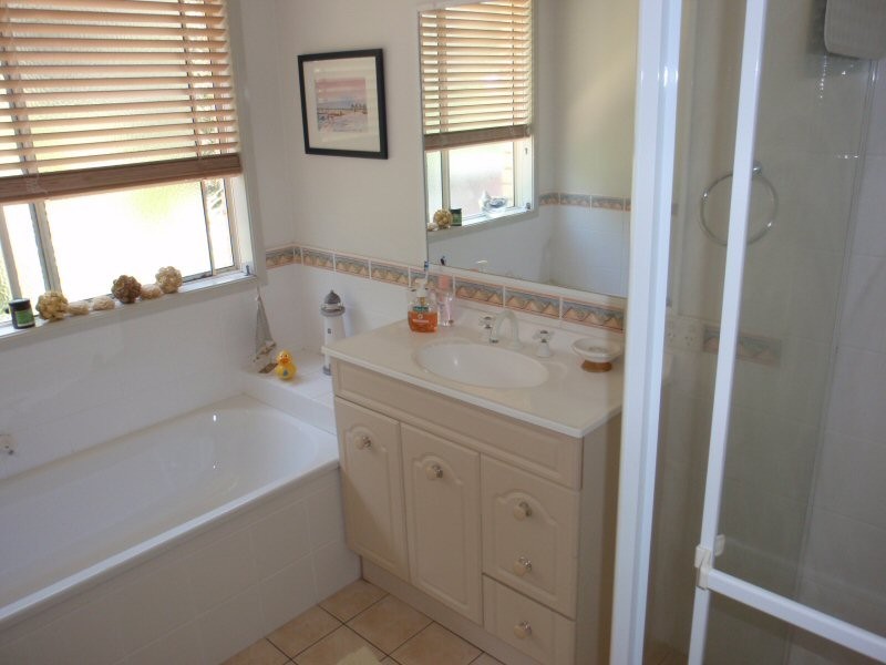 14 Terrara Court, Ocean Shores NSW 2483