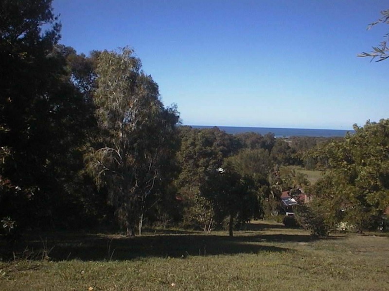 5 Yackatoon Court, Ocean Shores NSW 2483