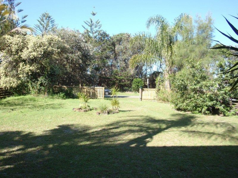 14 Pacific Esplanade, South Golden Beach NSW 2483
