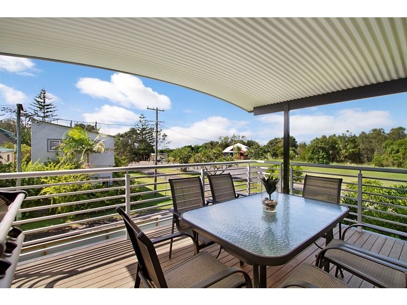 1 Beach Avenue, South Golden Beach NSW 2483