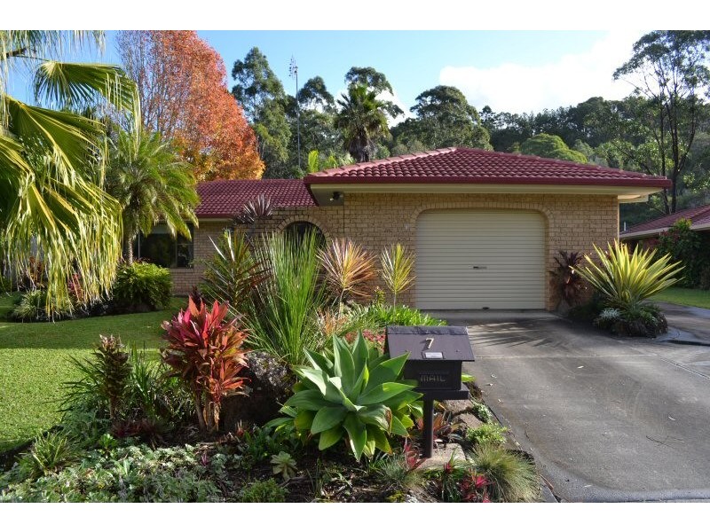7 Aloota Crescent, Ocean Shores NSW 2483