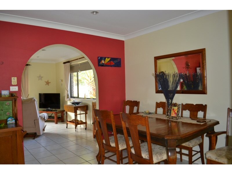7 Aloota Crescent, Ocean Shores NSW 2483