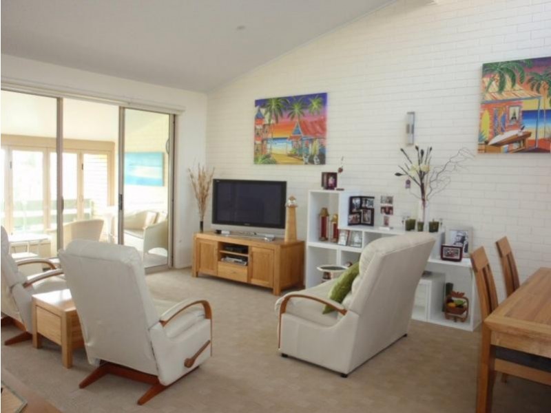 22/2 Langi Place, Ocean Shores NSW 2483