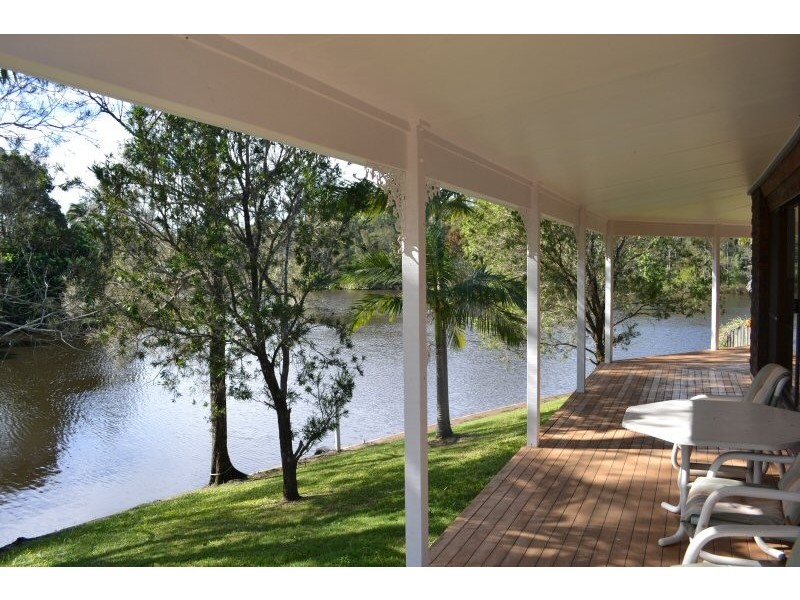10 Larelar Court, Ocean Shores NSW 2483