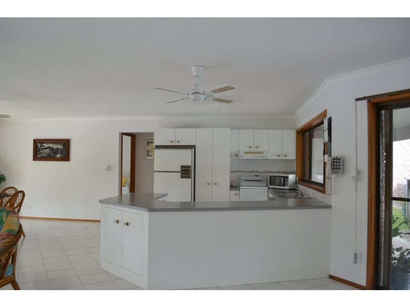 10 Larelar Court, Ocean Shores NSW 2483