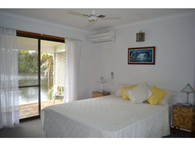 10 Larelar Court, Ocean Shores NSW 2483