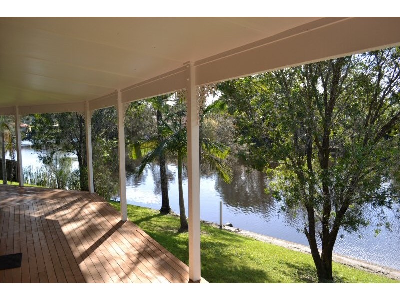 10 Larelar Court, Ocean Shores NSW 2483