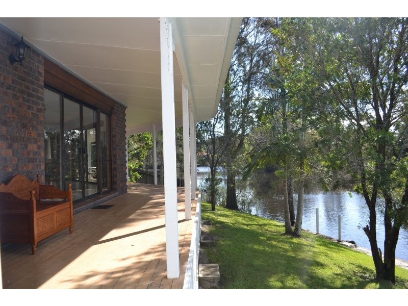 10 Larelar Court, Ocean Shores NSW 2483