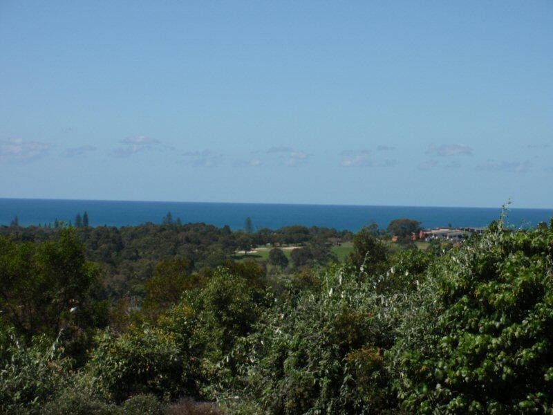 11 Tongarra Drive, Ocean Shores NSW 2483