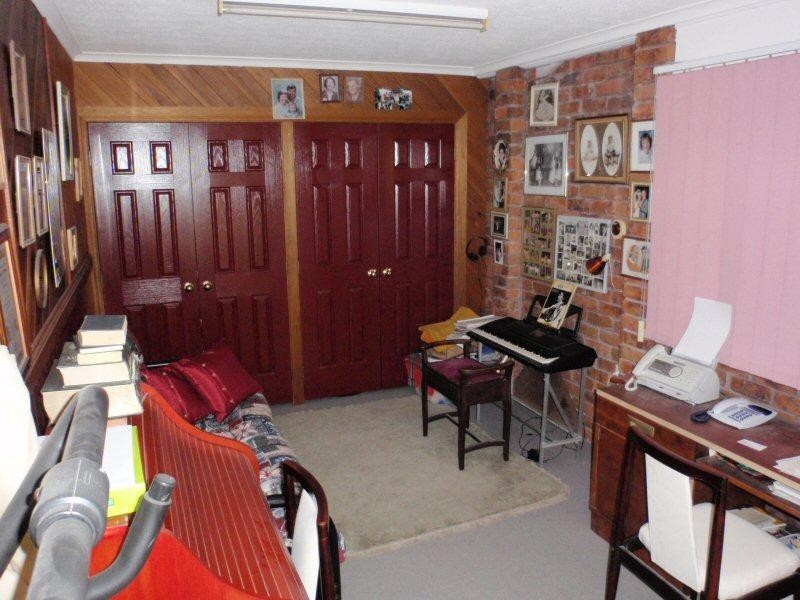 11 Tongarra Drive, Ocean Shores NSW 2483