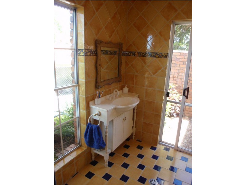 11 Tongarra Drive, Ocean Shores NSW 2483