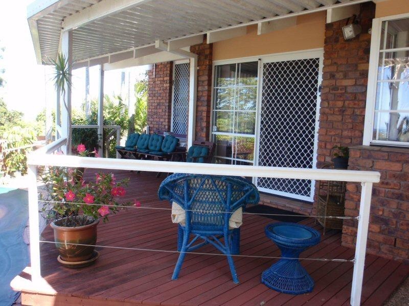 11 Tongarra Drive, Ocean Shores NSW 2483