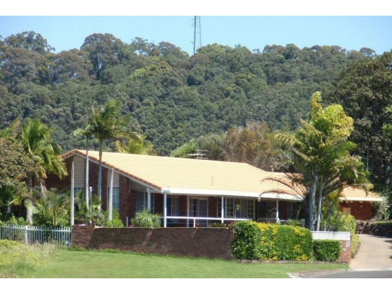 11 Tongarra Drive, Ocean Shores NSW 2483