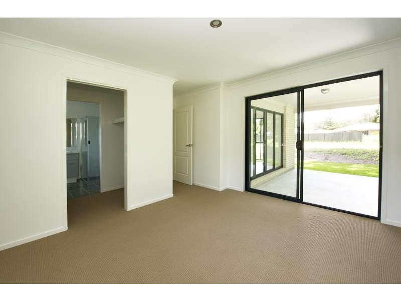 15 Boondoon Crescent, Ocean Shores NSW 2483