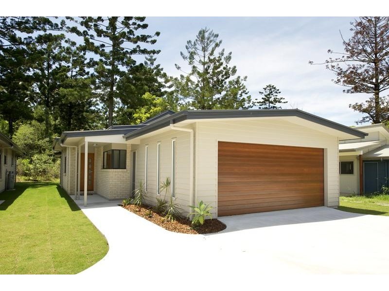 15 Boondoon Crescent, Ocean Shores NSW 2483