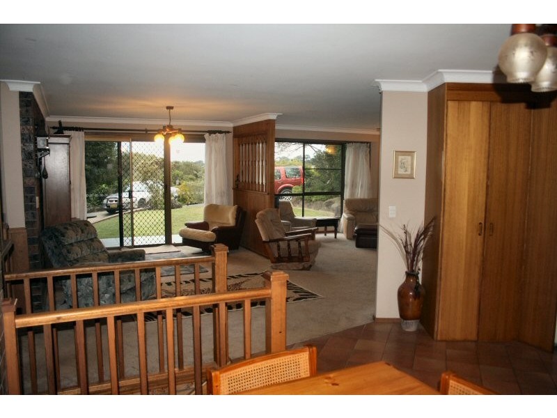 24 Binya Place, Ocean Shores NSW 2483