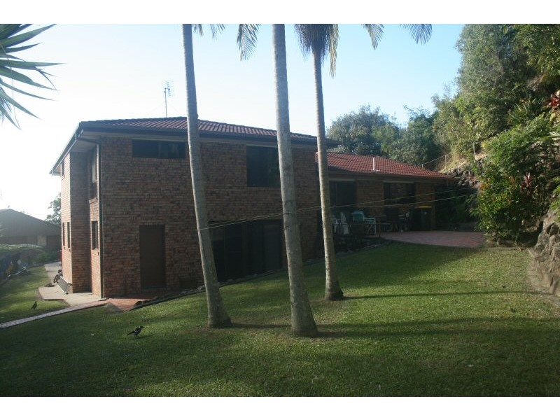 24 Binya Place, Ocean Shores NSW 2483