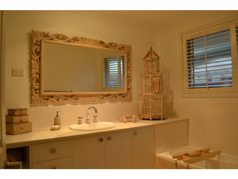 10 Konda Court, Ocean Shores NSW 2483