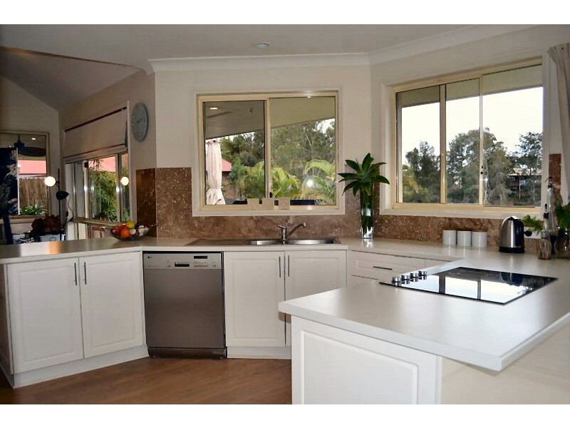 10 Konda Court, Ocean Shores NSW 2483