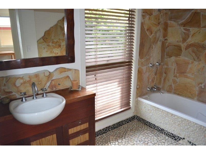 38 Mia Court, Ocean Shores NSW 2483