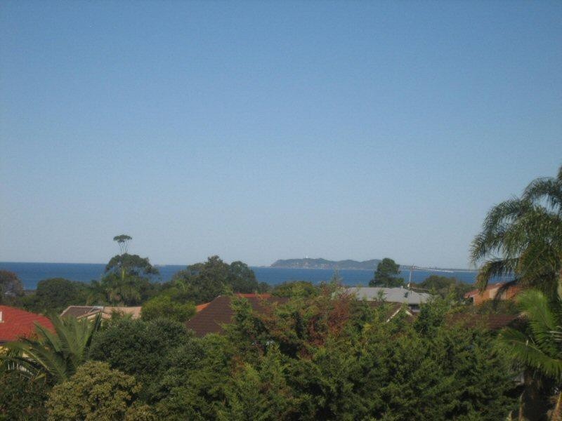 34 Warrambool Road, Ocean Shores NSW 2483