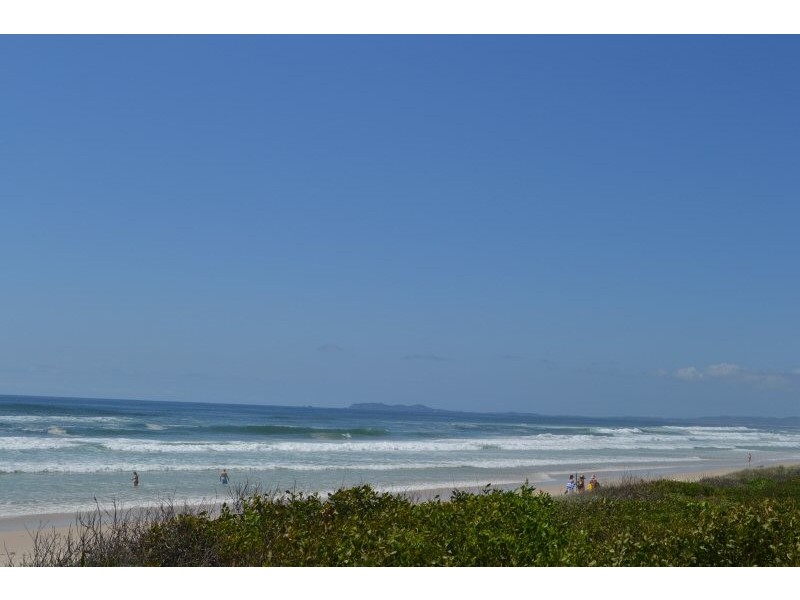 16 Gloria Street, South Golden Beach NSW 2483