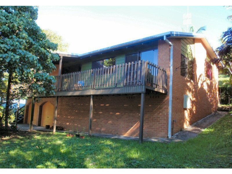 11 INDERWONG AVENUE, Ocean Shores NSW 2483