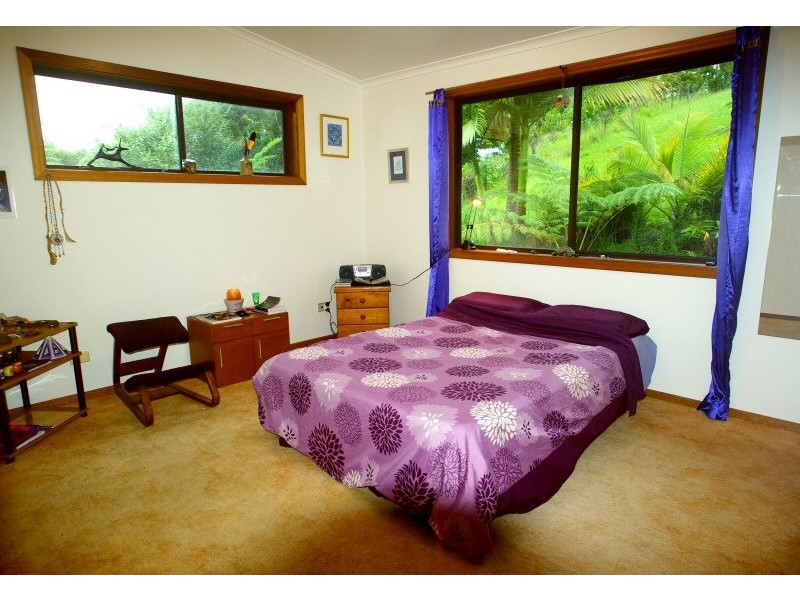 11 INDERWONG AVENUE, Ocean Shores NSW 2483