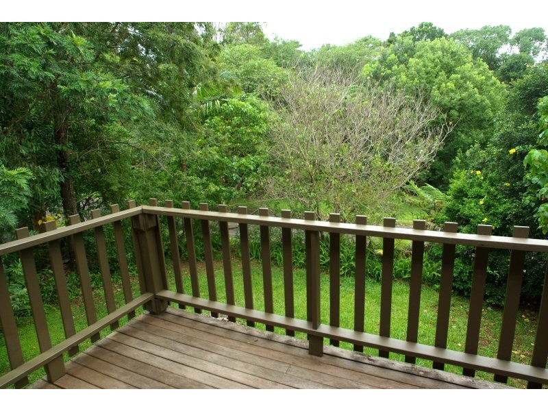 11 INDERWONG AVENUE, Ocean Shores NSW 2483