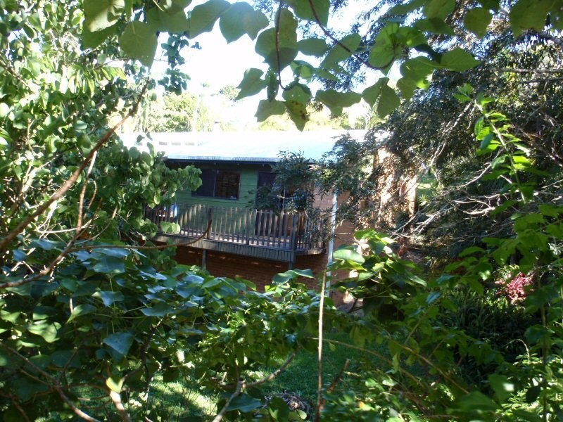 11 INDERWONG AVENUE, Ocean Shores NSW 2483