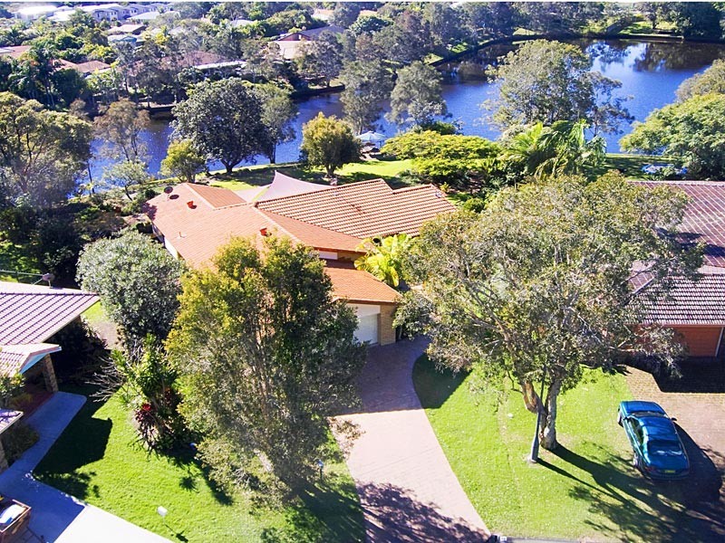 19 Berrimbillah Court, Ocean Shores NSW 2483