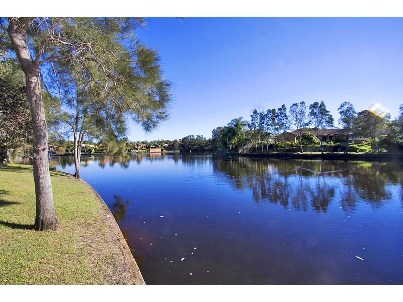 19 Berrimbillah Court, Ocean Shores NSW 2483