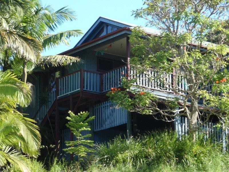 8 Matong Drive, Ocean Shores NSW 2483