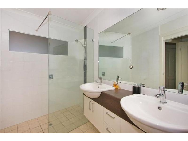 18 Palmer Avenue, Ocean Shores NSW 2483