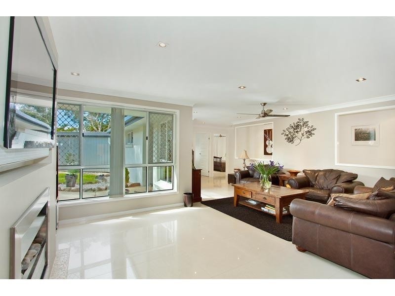 24 Berrimbillah Court, Ocean Shores NSW 2483