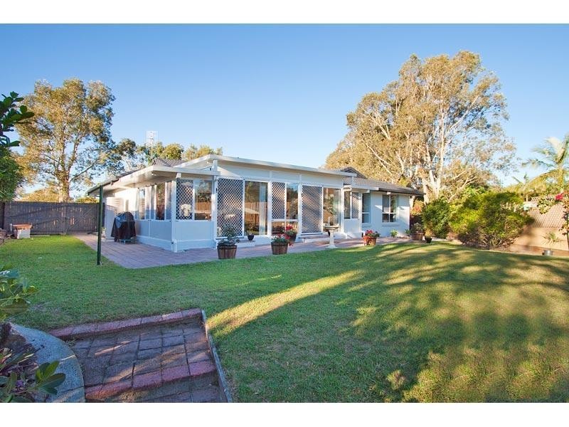 24 Berrimbillah Court, Ocean Shores NSW 2483
