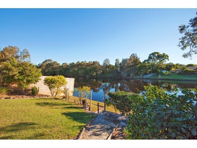 24 Berrimbillah Court, Ocean Shores NSW 2483