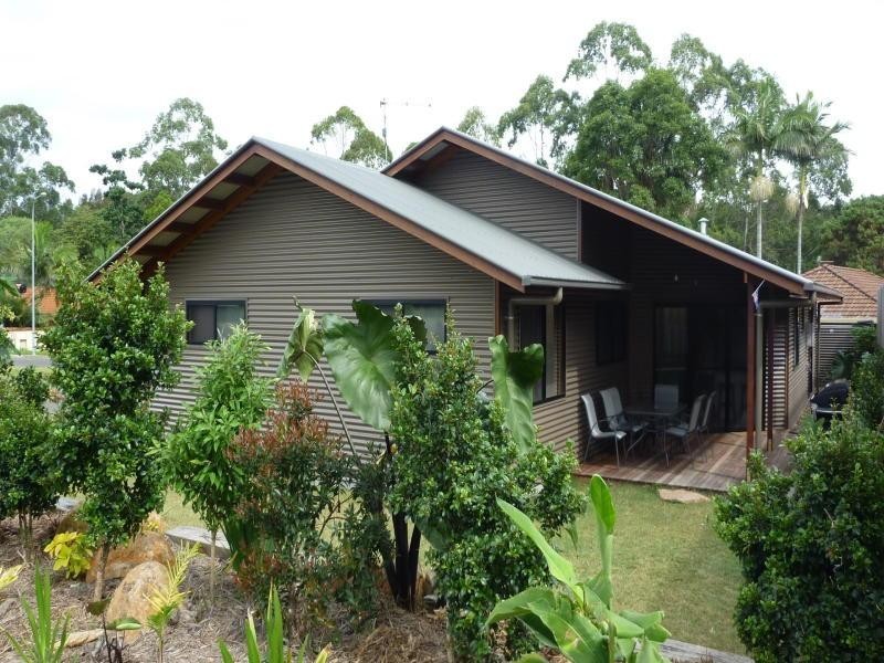 7 Shara Boulevarde, Ocean Shores NSW 2483