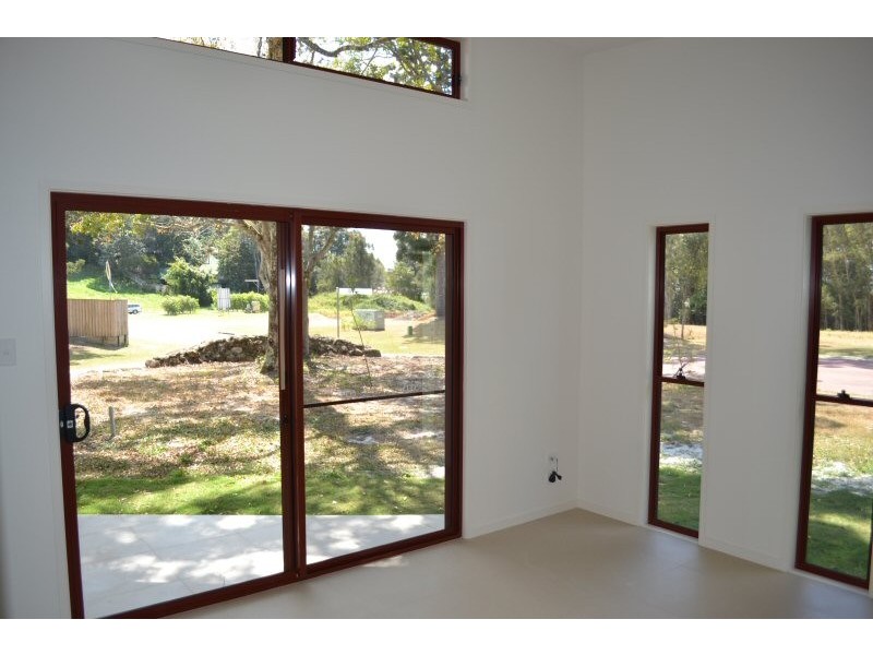 1/2 Gahwang Court, Ocean Shores NSW 2483