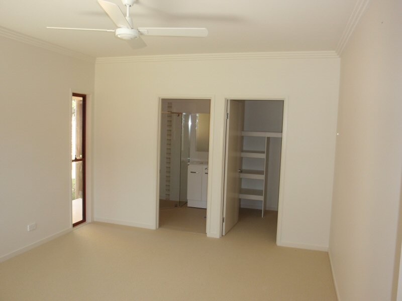 1/2 Gahwang Court, Ocean Shores NSW 2483