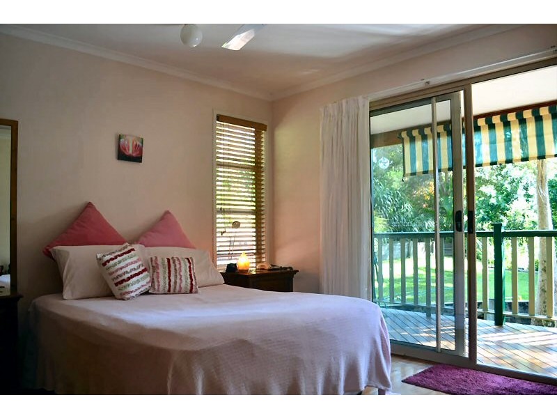 20 Mundurra Avenue, Ocean Shores NSW 2483