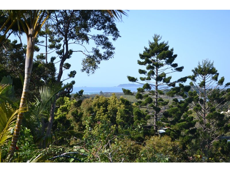 6 Yackatoon Court, Ocean Shores NSW 2483