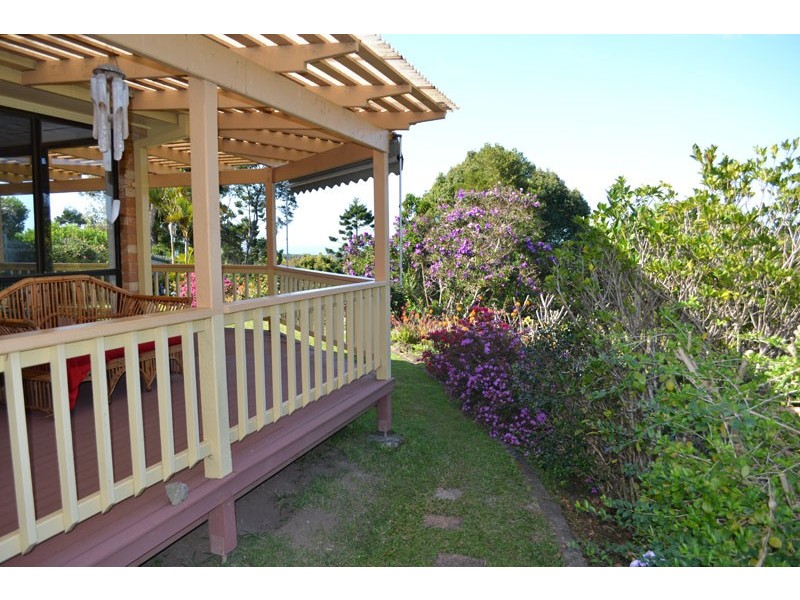 6 Yackatoon Court, Ocean Shores NSW 2483