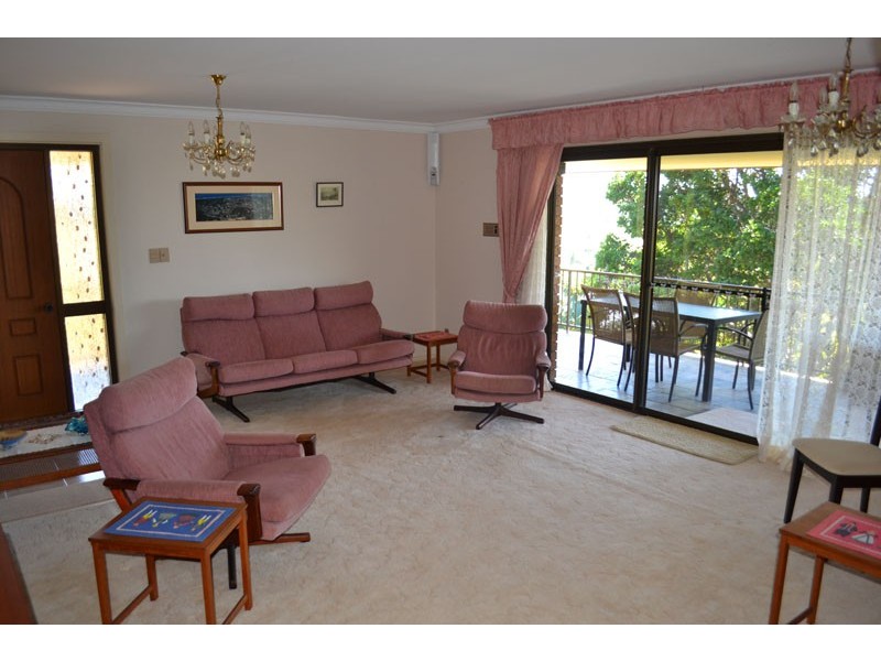 2 Bulgoon Crescent, Ocean Shores NSW 2483