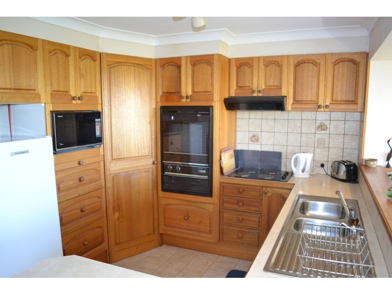 2 Bulgoon Crescent, Ocean Shores NSW 2483