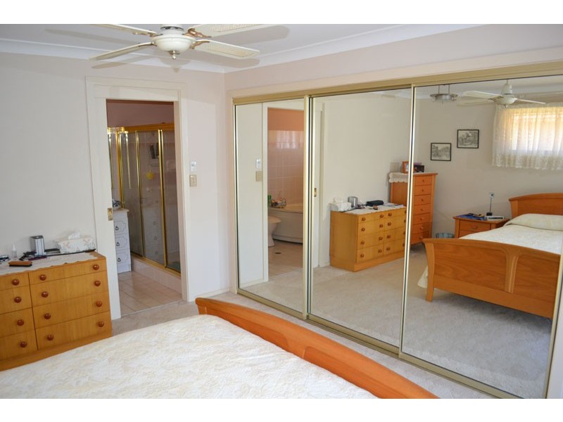 2 Bulgoon Crescent, Ocean Shores NSW 2483