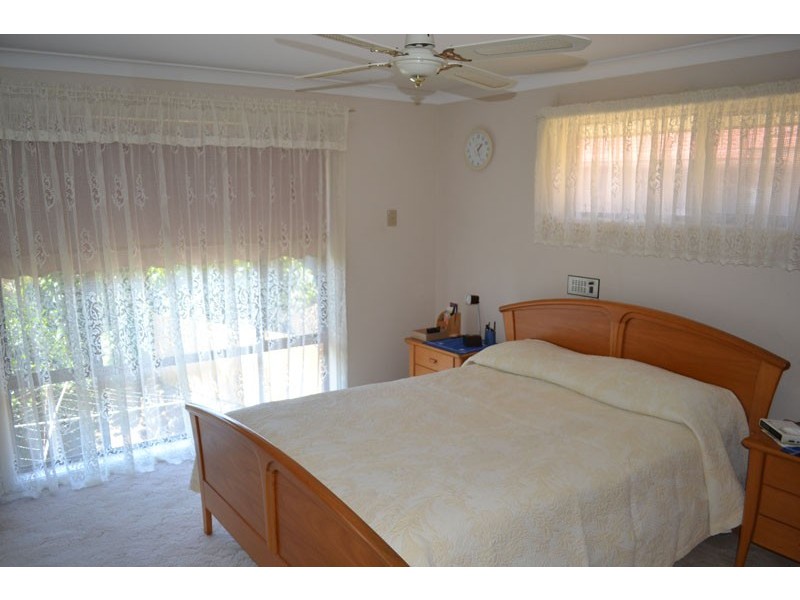 2 Bulgoon Crescent, Ocean Shores NSW 2483