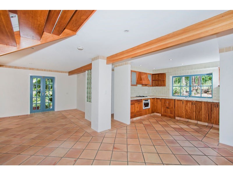 7 Binya Place, Ocean Shores NSW 2483